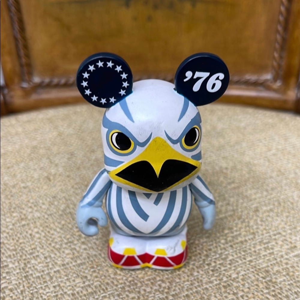 EUC Vinylmation Park Series 7 “American Eagle”